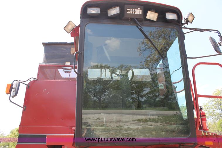 image for item C3837 1990 Case IH 1660 combine