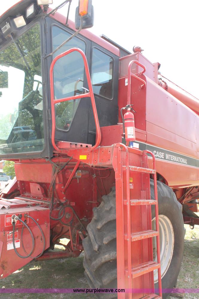 image for item C3837 1990 Case IH 1660 combine