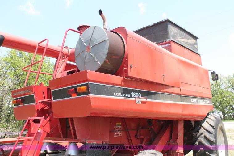 image for item C3837 1990 Case IH 1660 combine