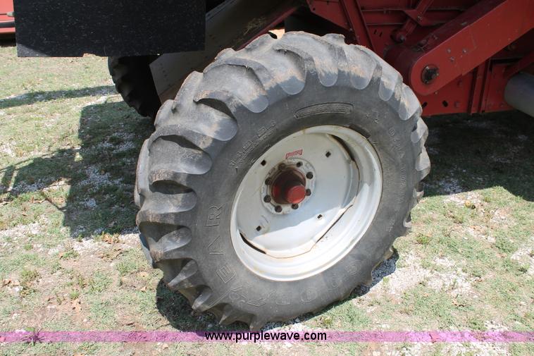 image for item C3837 1990 Case IH 1660 combine