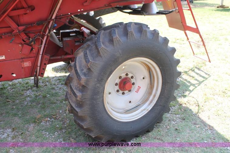 image for item C3837 1990 Case IH 1660 combine