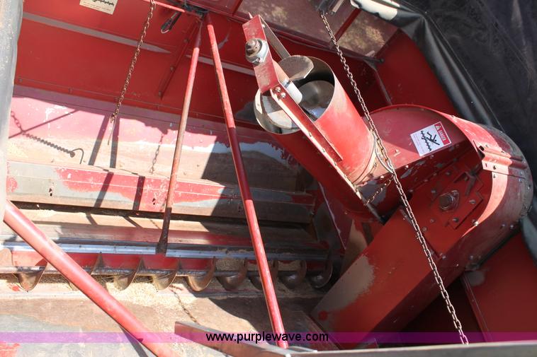 image for item C3837 1990 Case IH 1660 combine