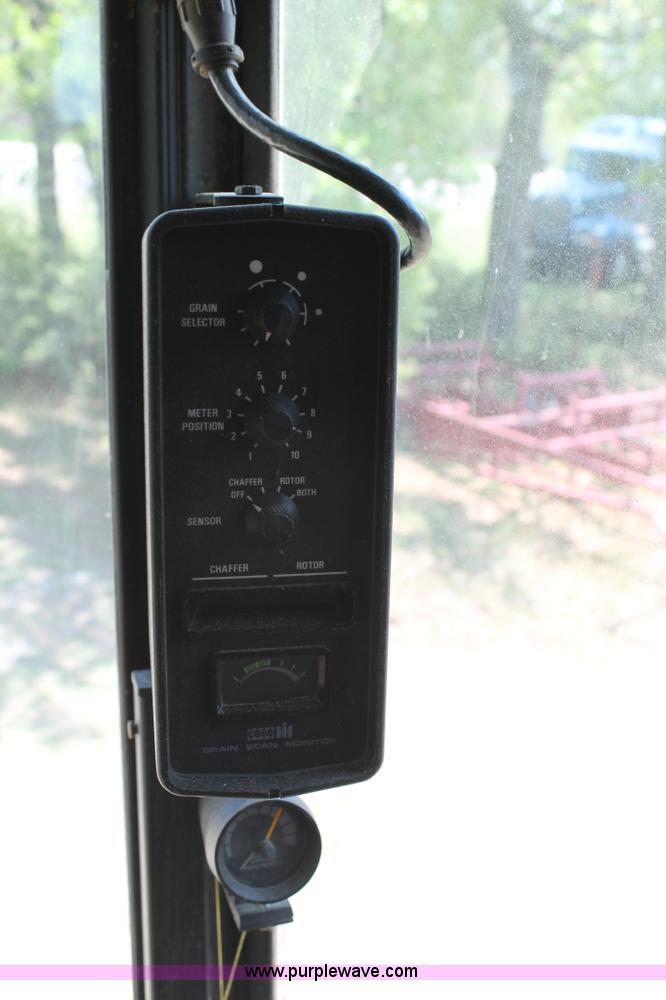 image for item C3837 1990 Case IH 1660 combine