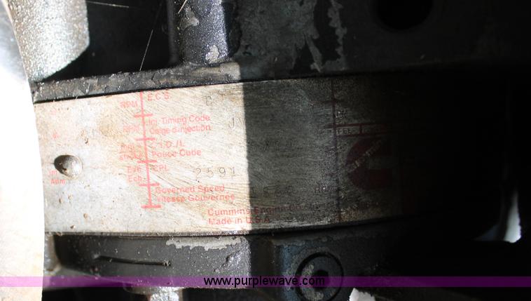 image for item C3839 2001 Kenworth T600 semi truck