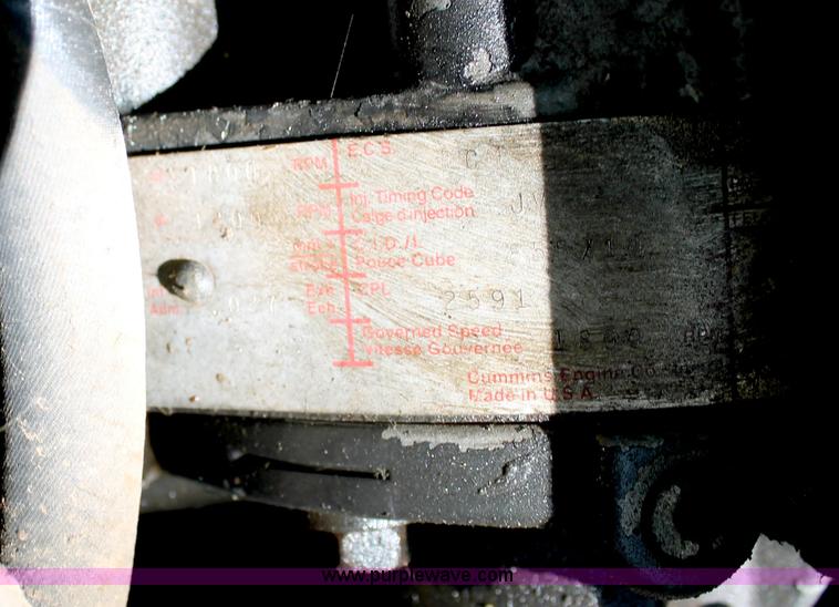 image for item C3839 2001 Kenworth T600 semi truck