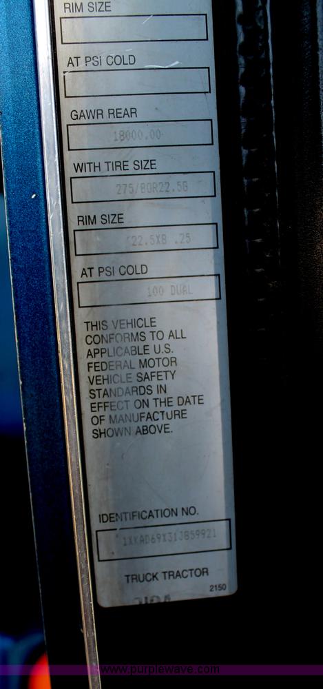 image for item C3839 2001 Kenworth T600 semi truck