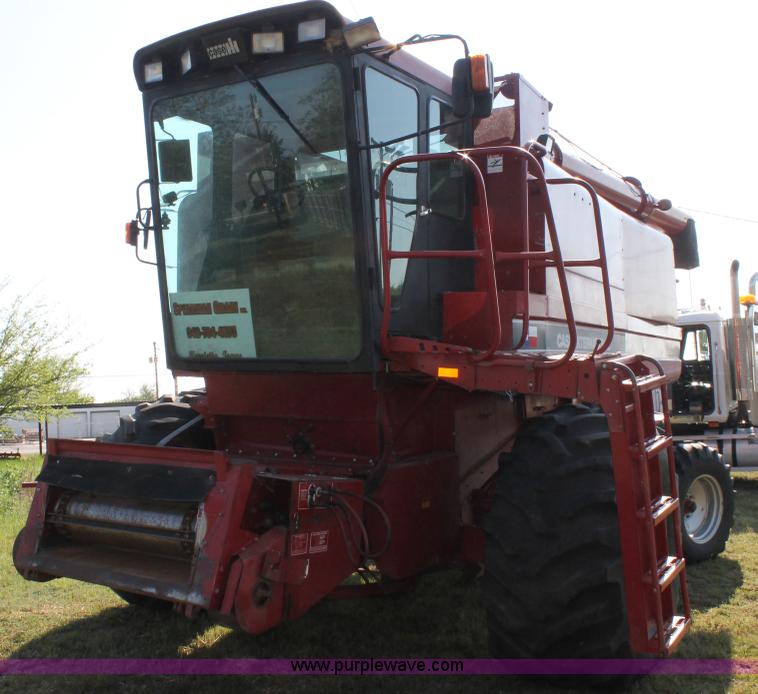 image for item C3841 1990 Case IH 1680 combine
