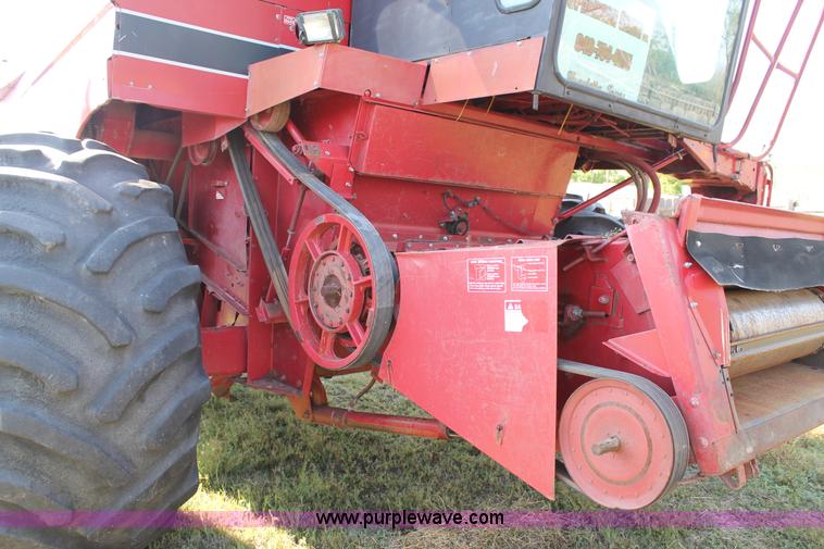 image for item C3841 1990 Case IH 1680 combine