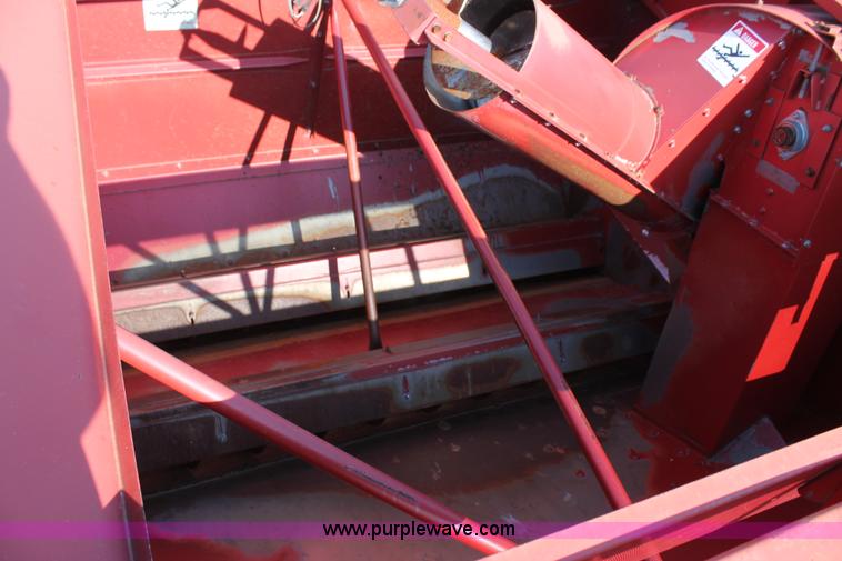 image for item C3841 1990 Case IH 1680 combine