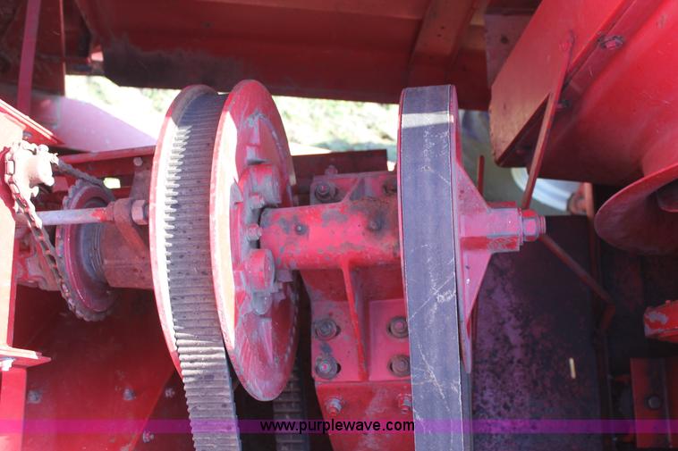 image for item C3841 1990 Case IH 1680 combine
