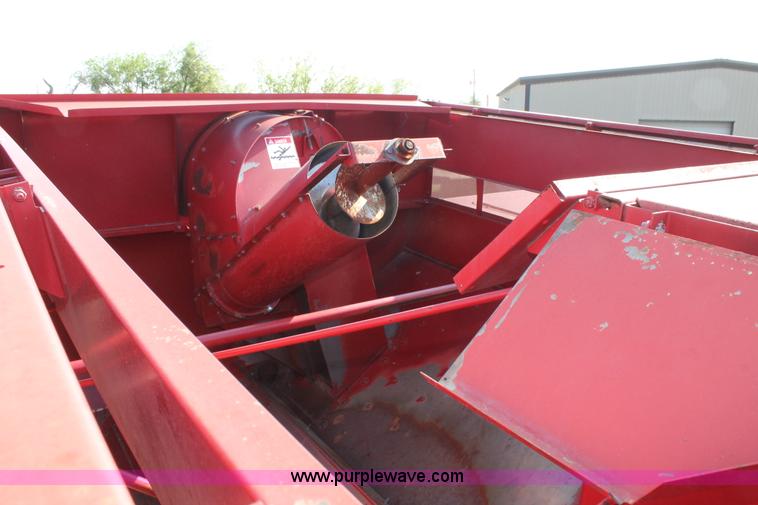 image for item C3841 1990 Case IH 1680 combine