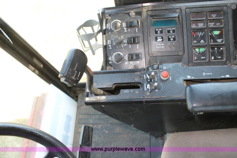 image for item C3841 1990 Case IH 1680 combine