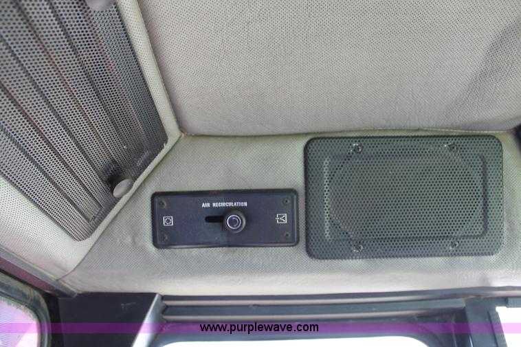 image for item C3841 1990 Case IH 1680 combine