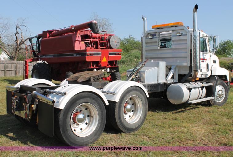 image for item C3842 1993 Mack CH613 semi truck