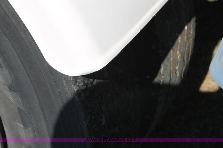 image for item C3842 1993 Mack CH613 semi truck