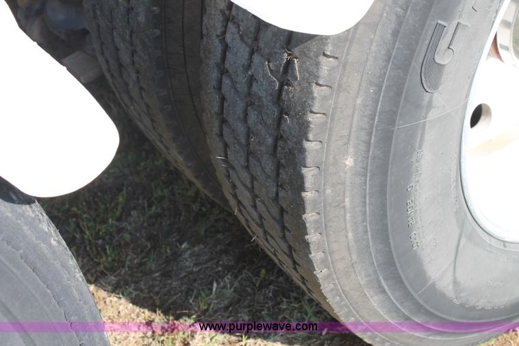 image for item C3842 1993 Mack CH613 semi truck