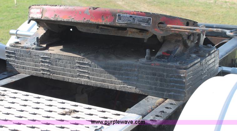 image for item C3842 1993 Mack CH613 semi truck