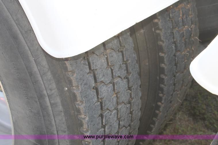 image for item C3842 1993 Mack CH613 semi truck