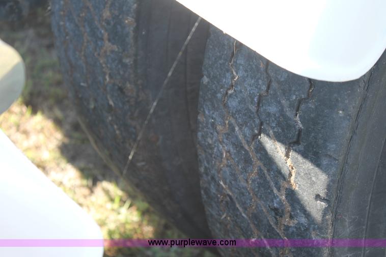 image for item C3842 1993 Mack CH613 semi truck