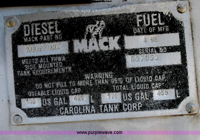 image for item C3842 1993 Mack CH613 semi truck