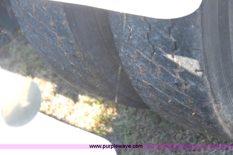 image for item C3842 1993 Mack CH613 semi truck