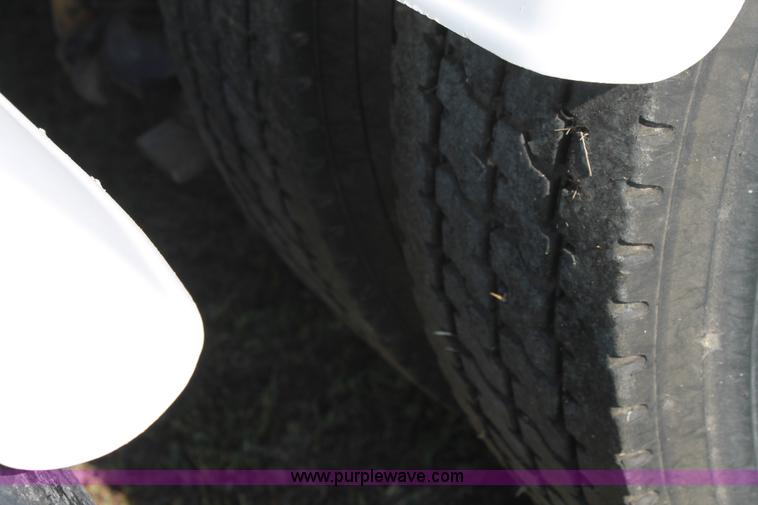 image for item C3842 1993 Mack CH613 semi truck