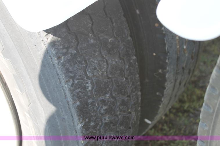 image for item C3842 1993 Mack CH613 semi truck