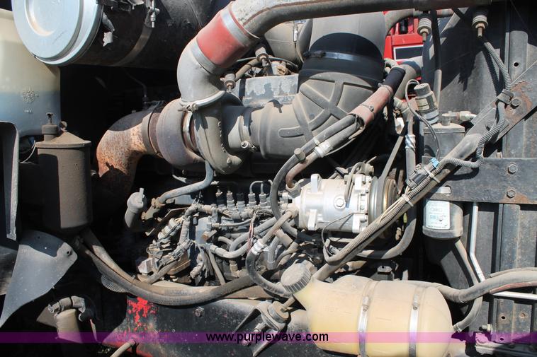 image for item C3842 1993 Mack CH613 semi truck