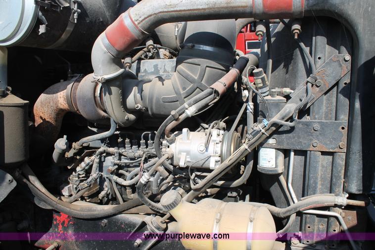 image for item C3842 1993 Mack CH613 semi truck