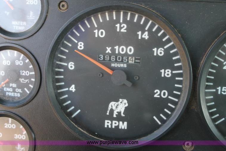 image for item C3842 1993 Mack CH613 semi truck