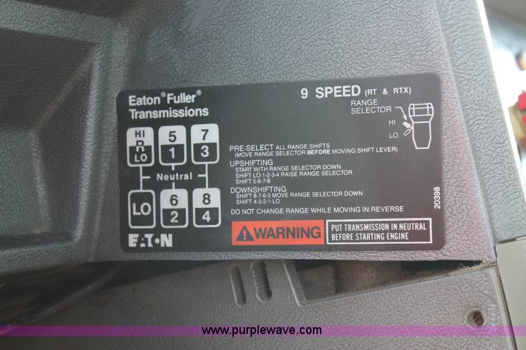 image for item C3842 1993 Mack CH613 semi truck