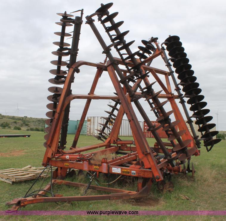 image for item C3854 Allis Chalmers HD2500 34' tandem disk