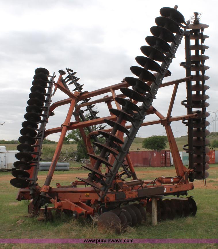 image for item C3854 Allis Chalmers HD2500 34' tandem disk