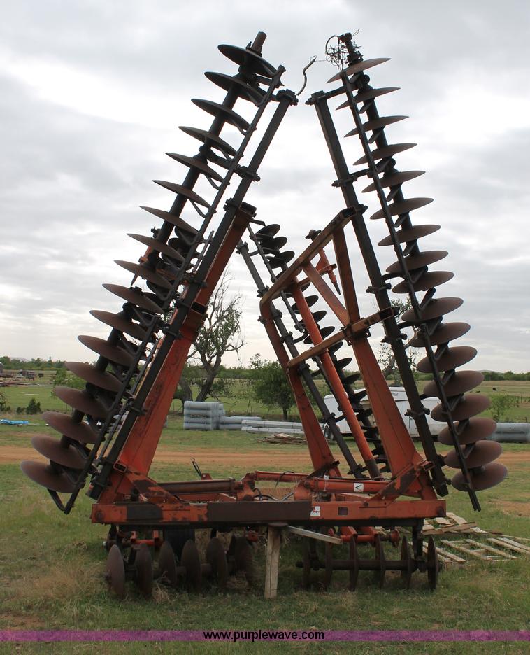 image for item C3854 Allis Chalmers HD2500 34' tandem disk