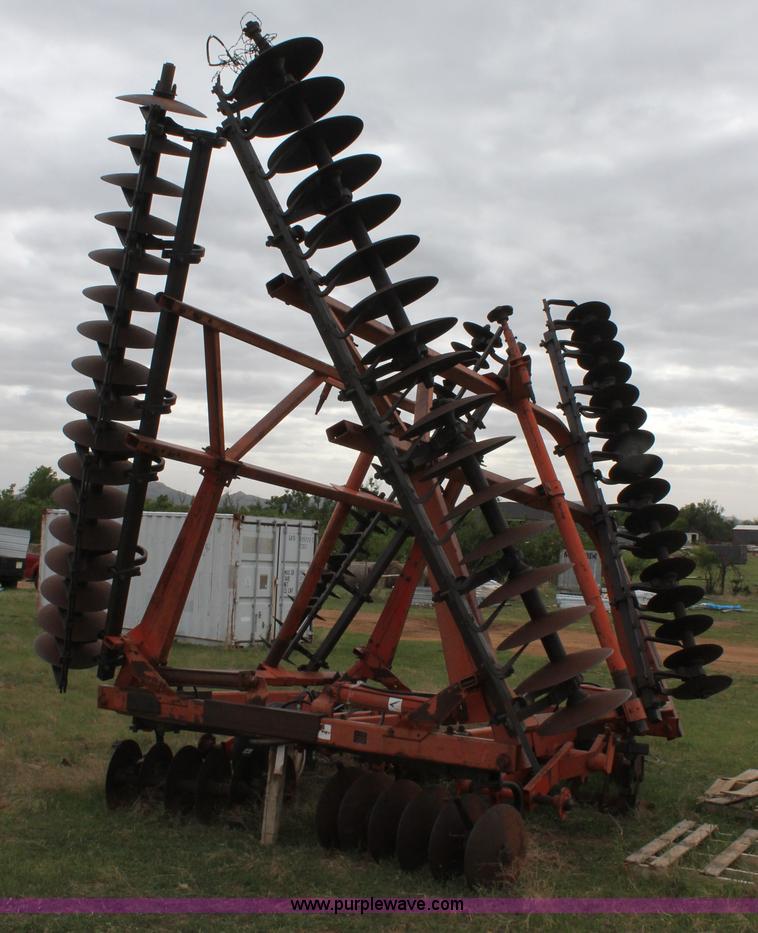 image for item C3854 Allis Chalmers HD2500 34' tandem disk