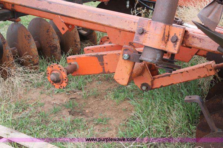 image for item C3854 Allis Chalmers HD2500 34' tandem disk