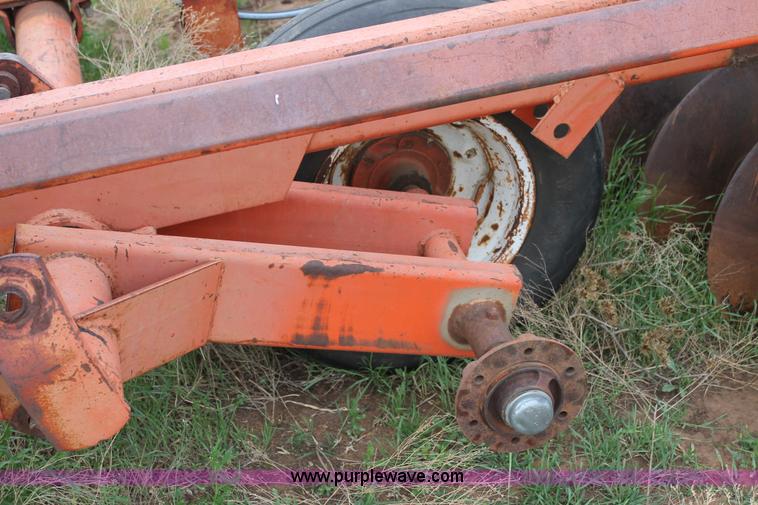 image for item C3854 Allis Chalmers HD2500 34' tandem disk