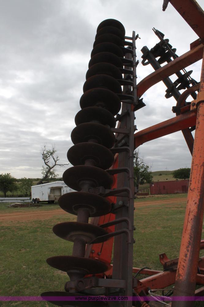 image for item C3854 Allis Chalmers HD2500 34' tandem disk