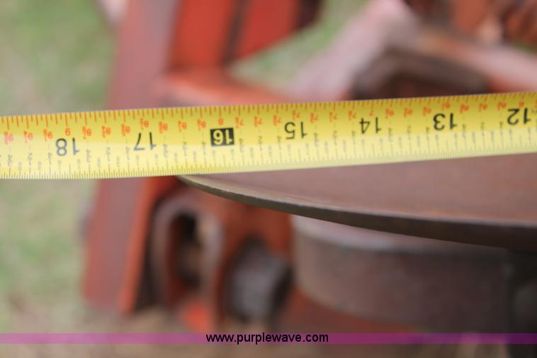 image for item C3854 Allis Chalmers HD2500 34' tandem disk