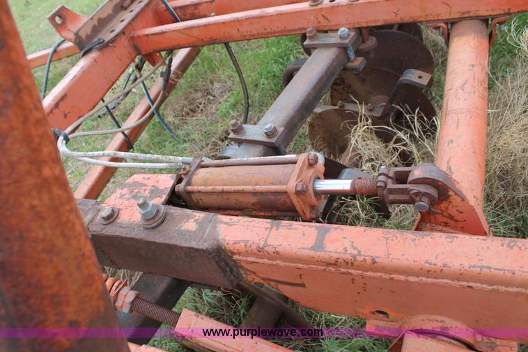 image for item C3854 Allis Chalmers HD2500 34' tandem disk