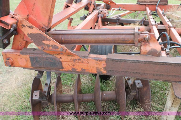 image for item C3854 Allis Chalmers HD2500 34' tandem disk