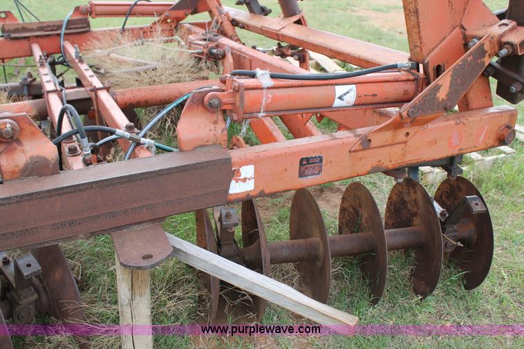 image for item C3854 Allis Chalmers HD2500 34' tandem disk