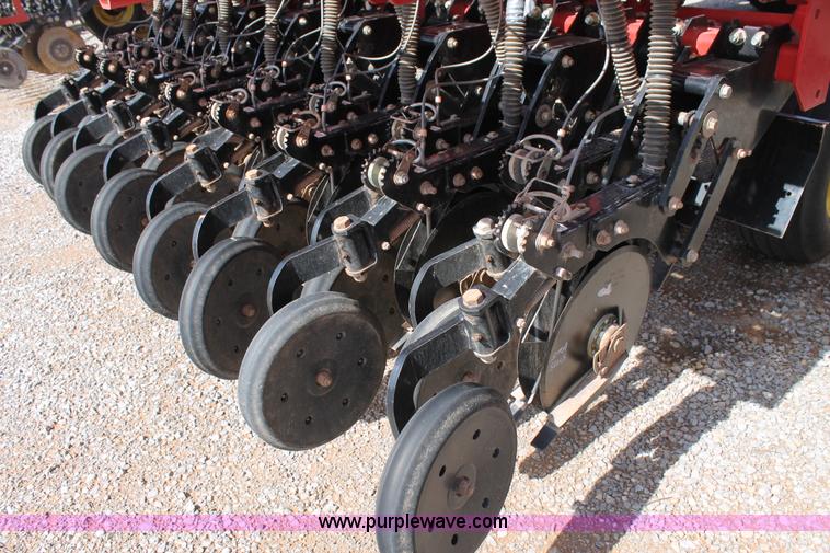 image for item C3867 Sunflower 9434-30 folding grain drill