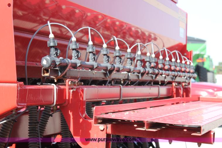 image for item C3867 Sunflower 9434-30 folding grain drill