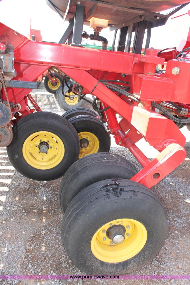 image for item C3867 Sunflower 9434-30 folding grain drill