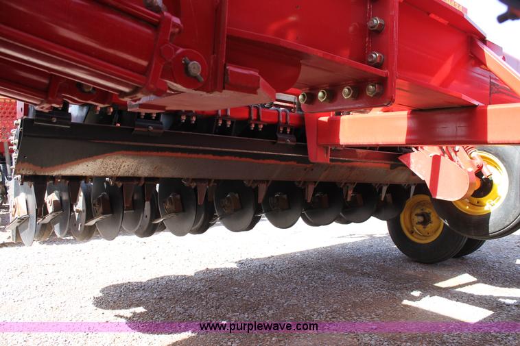 image for item C3867 Sunflower 9434-30 folding grain drill