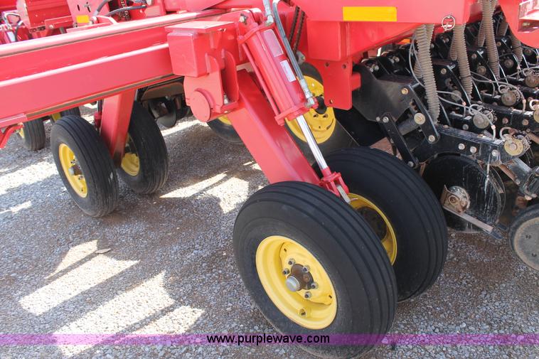 image for item C3867 Sunflower 9434-30 folding grain drill