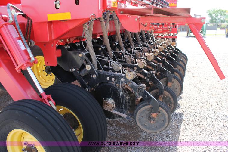 image for item C3867 Sunflower 9434-30 folding grain drill