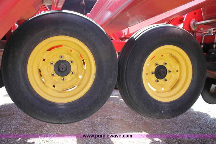 image for item C3867 Sunflower 9434-30 folding grain drill