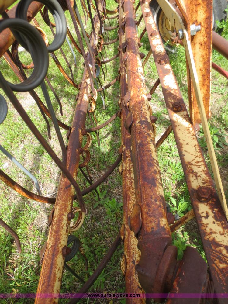 image for item F6918 New Holland 56 hay rake